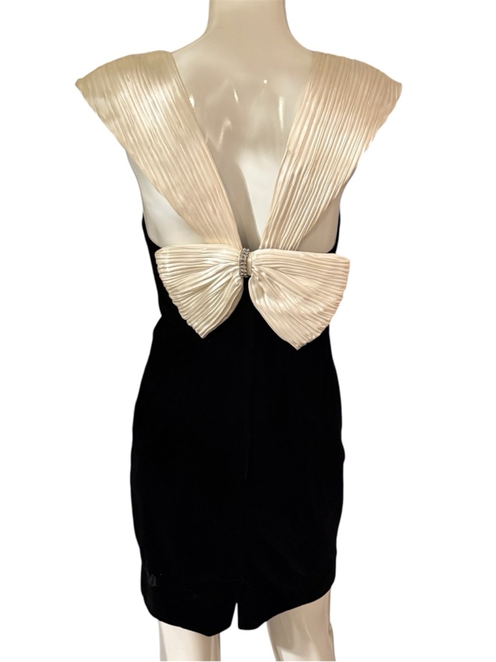 Jessica Howard Velvet Black Dress